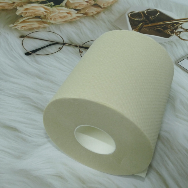 El rollo de bambú del inodoro del certificado del ISO modificó el tejido de papel natural para requisitos particulares papel higiénico grabado en relieve de 2 capas 